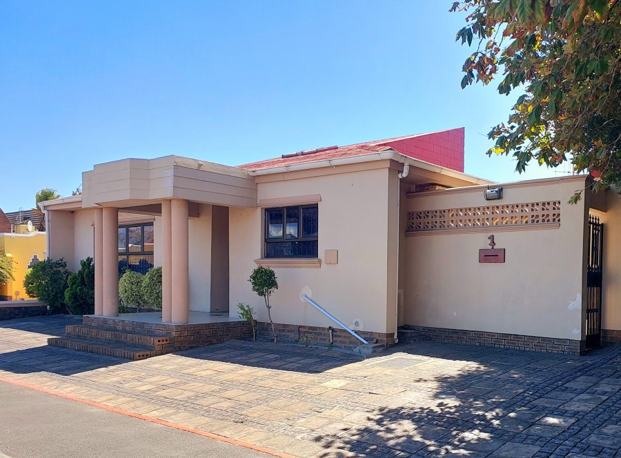 4 Bedroom Property for Sale in Rylands Western Cape